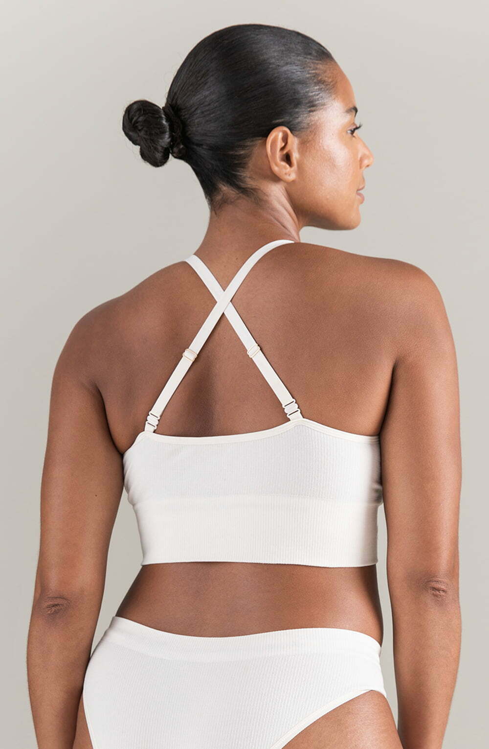 The TENCEL(TM) Seamless Bralette White Sand